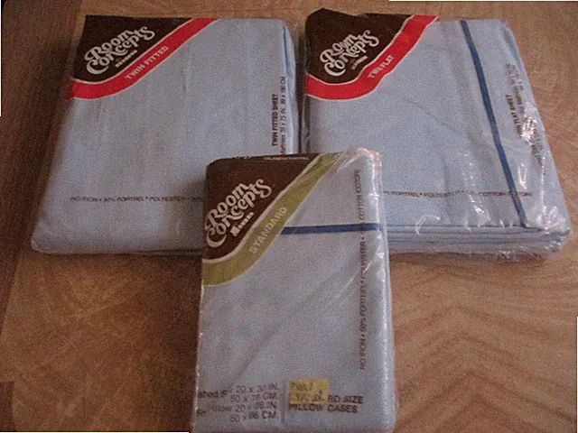 NEW Room Concepts set of twin blue sheets and cases