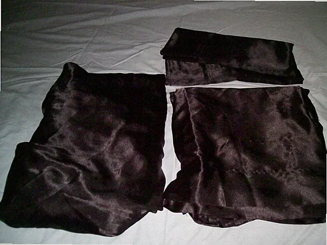 QUEEN SIZE BED BLACK POLYESTER (FAUX SILK) SHEET SET